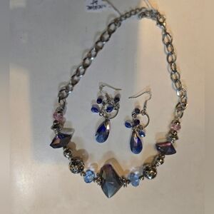 Funky, Artsy and Chic Crystal Jewelry Set